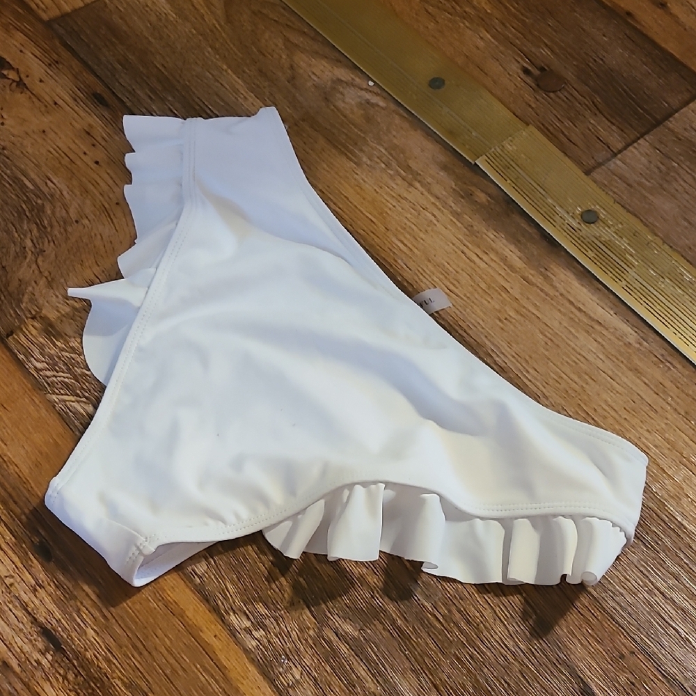 Zaful White Ruffled Bikini Bottom - Picture 3 of 3